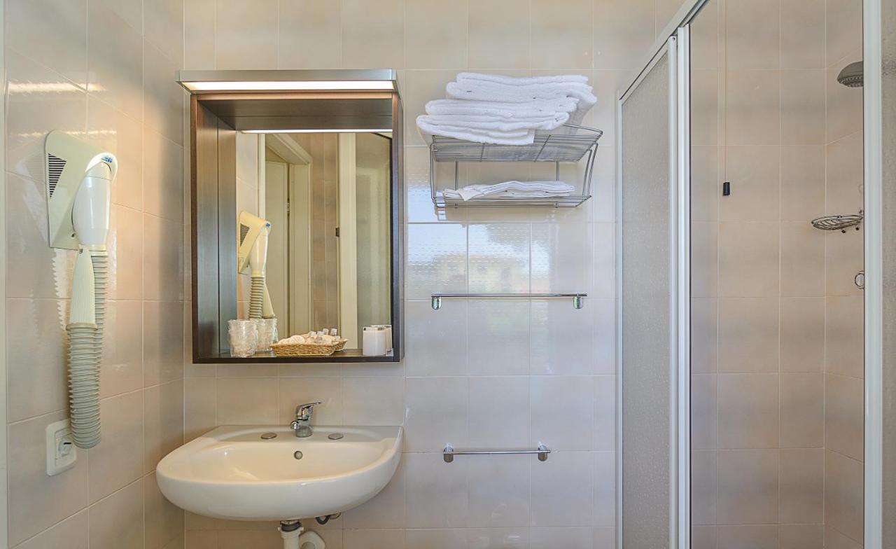 Hotel Apuana Marina di Pietrasanta Ngoại thất bức ảnh