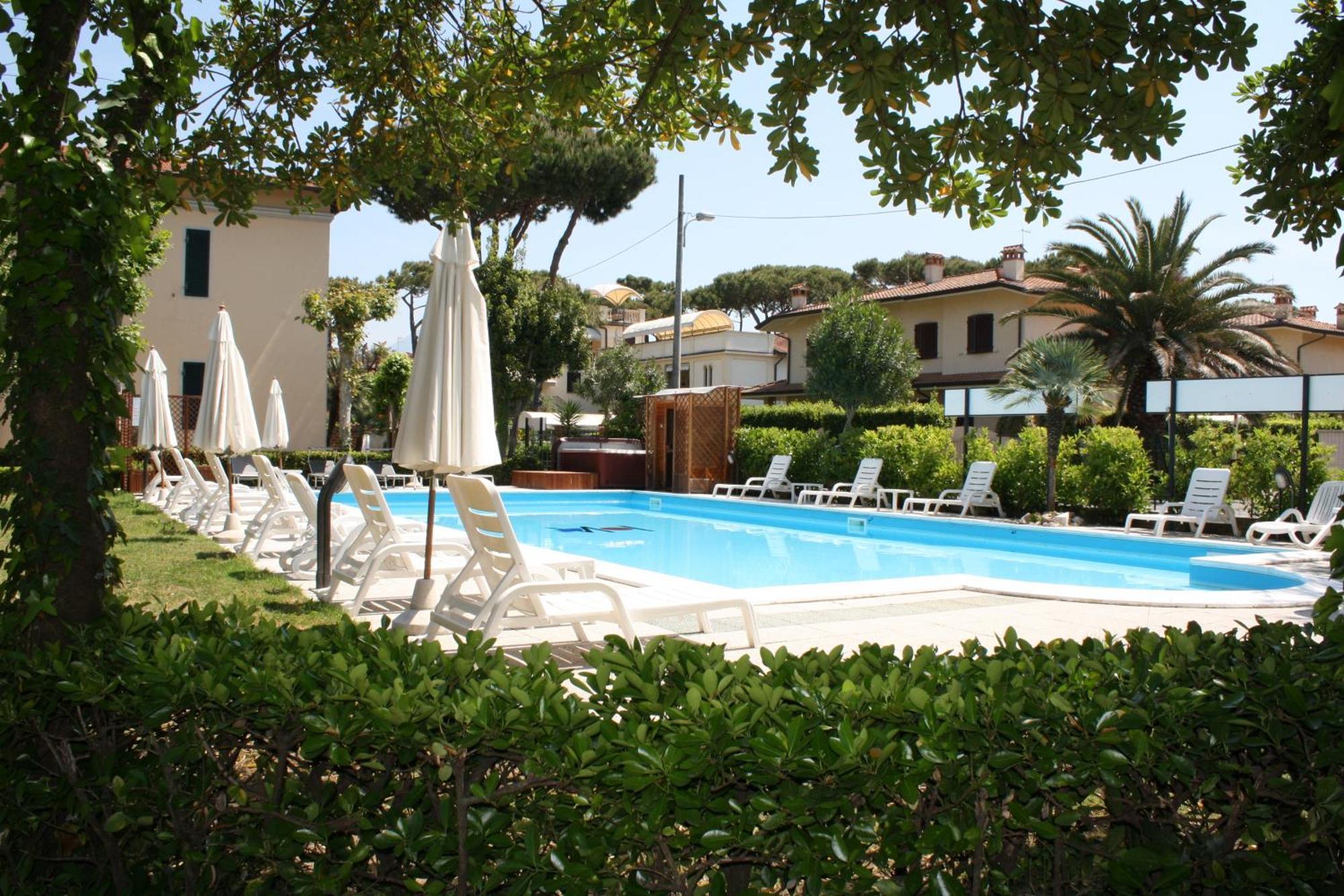 Hotel Apuana Marina di Pietrasanta Ngoại thất bức ảnh