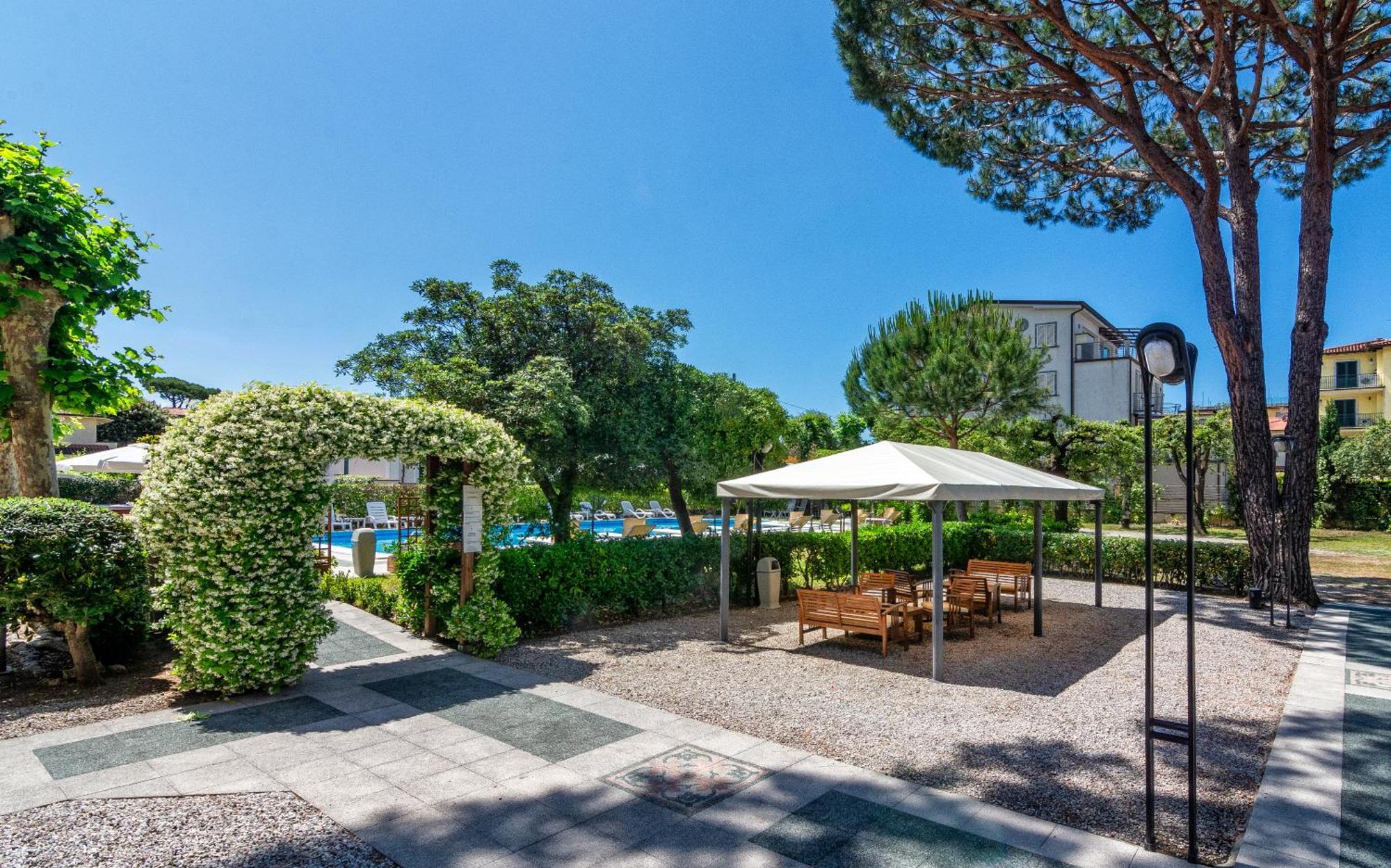 Hotel Apuana Marina di Pietrasanta Ngoại thất bức ảnh