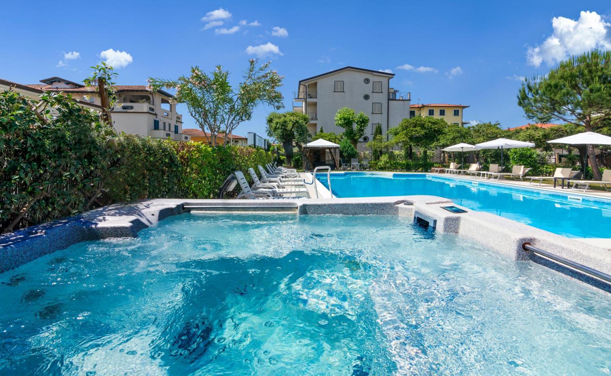 Hotel Apuana Marina di Pietrasanta Ngoại thất bức ảnh