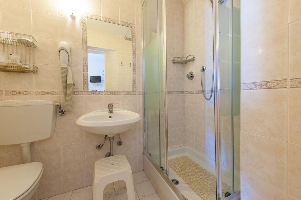 Hotel Apuana Marina di Pietrasanta Ngoại thất bức ảnh