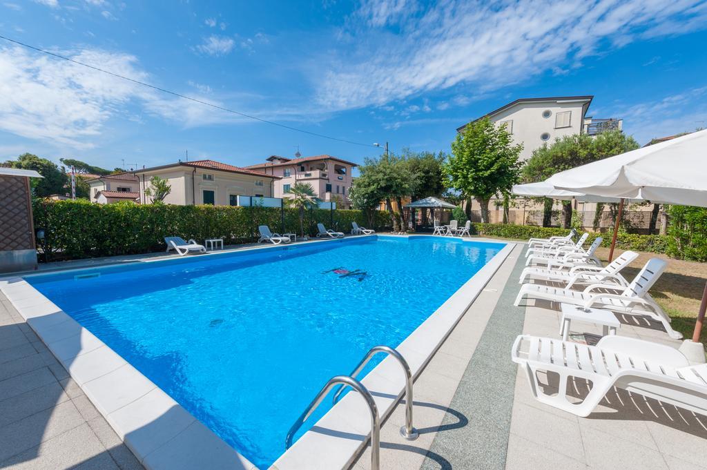 Hotel Apuana Marina di Pietrasanta Ngoại thất bức ảnh